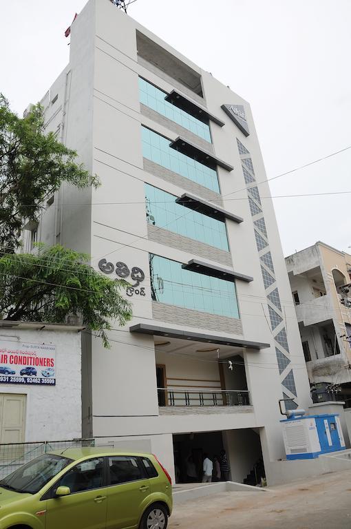 Hotel Athidi Grand Visakhapatnam Quarto foto